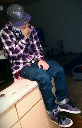 ØRiGiNAl HoodGrown. Follow me to the $$. No Otha Nigga Like Me.. #TeamFresh paper planes &Bongs 20yrs old. FlySoCieTy!