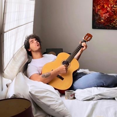 Actor +18 | Your tall real hentai bf | Letras e idiomas | Top 1 % OF 🏆 Size kink. 🎮 https://t.co/QbpKiy6lYf