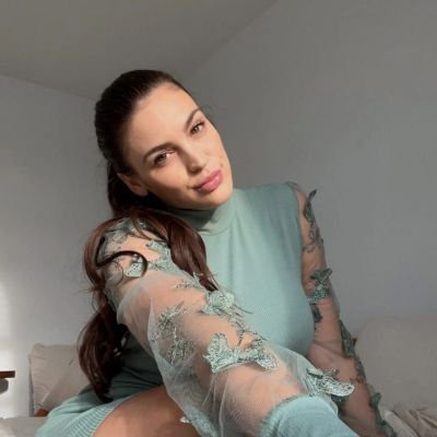 Jeune soumise de 27ans 🇫🇷 / viens faire connaissance avec moi ici 👇 où WhatsApp +33 7 45 74 45 92