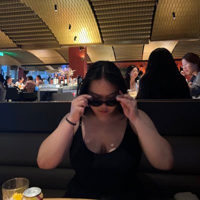 tankhil_'s profile picture. Swiftie♥️ | Shanghai University '24 | UB girl living in SH ig: tankhil