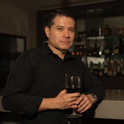Periodista y presentador de deportes en TV y Radio. Amante de la lectura. Seguidor de la actualidad política.