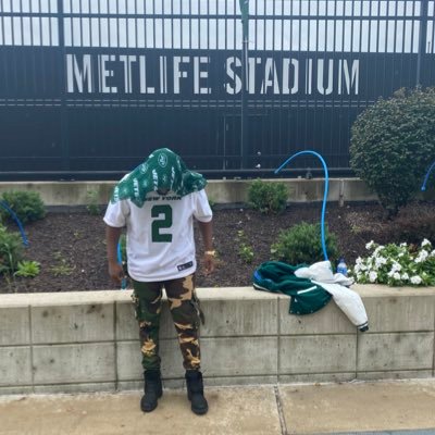 A football finatic who loves the Jets, I do not debate with casuals #Jetup #Shakur🥊 #Birdland