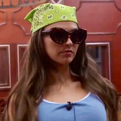 larlarsupremacy's profile picture. I follow back :) I love Lauren Domingue on #BB27 and #Nicolandria on Love island 💋 mental health professional! (bipolar)