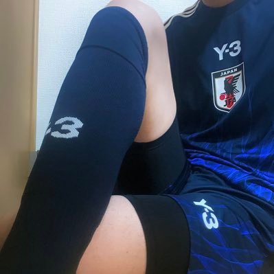 foot_socks_'s profile picture. 180.70.28.G🍐 🦶27.5cm / フェチ:足.ふくらはぎ.ユニ(特にサッカー).ピチピチ.スーツ.筋肉 / 女性NG / DM◎