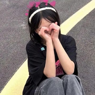 eHD7S4HatE5CVB's profile picture. 