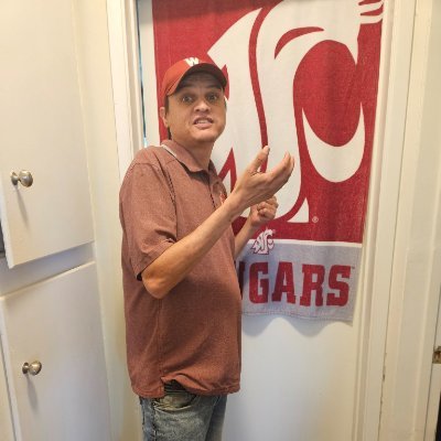 Travel enthusiast! Art lover and avid sports fan! Drake University & Washington State University alumni and fan! Searching for tomorrow's stories!