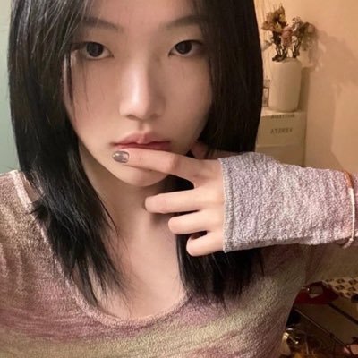 Zb67197S9FW3p's profile picture. 