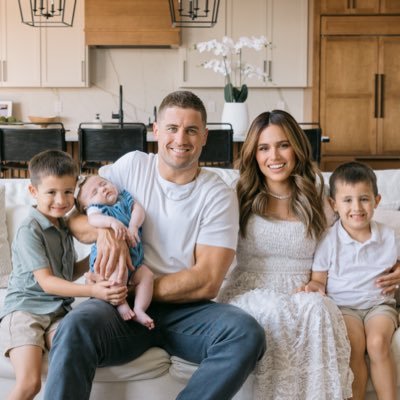 Derek Watt Profile
