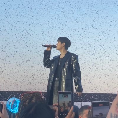 ColbytheWeeb's profile picture. she/they | 22 | Kpop multi-stan
