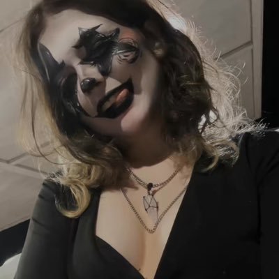 23yo 🦇 5ft3 💋 link tree for onlyfans ( no free content and no collabs )| 18+ |