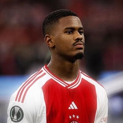 Still On God 🙌
A young guy with much ambition and hard-working. Medical student.
World Champions 🏆
Chelsea fan
Blue all the way💙💙
Football lover.