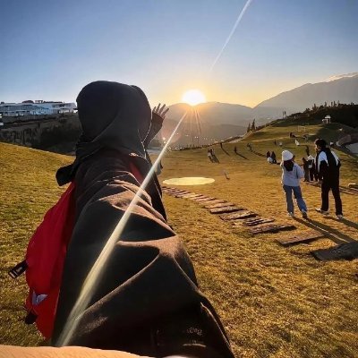 MckenzieKe_aks's profile picture. Keep showing up, even when it’s hard. The strongest people aren’t those who never fall — they’re the ones who rise again and again.