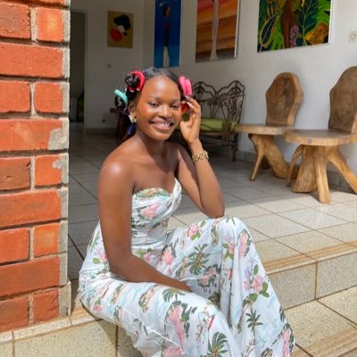 GodlyMichelle's profile picture. Entrepreneure | Fondatrice de You Language | J’aide particuliers & entreprises à franchir la barrière de la langue grâce à l’enseignement, la traduction (FR/EN)