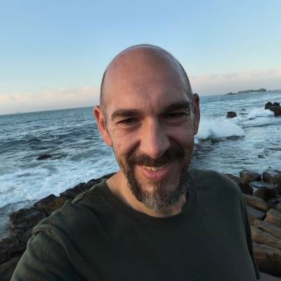 Nómada Digital, escritor freelance de juegos de rol, defensor de la cultura libre, 100% Culo Inquieto Creativo