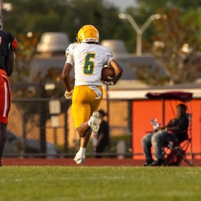 WR | 5,10| 2.8GPA| Ed White High school | 16 | c/o 28 | insta cantlock3_