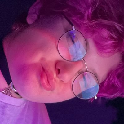 Horny FTM • 21 || dating @evilgirlpenis