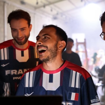 French player from reunion Island living in Canada. Former COD4 player now playing PUBG.