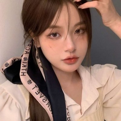 OE2n5Y54iiP9C4's profile picture. 