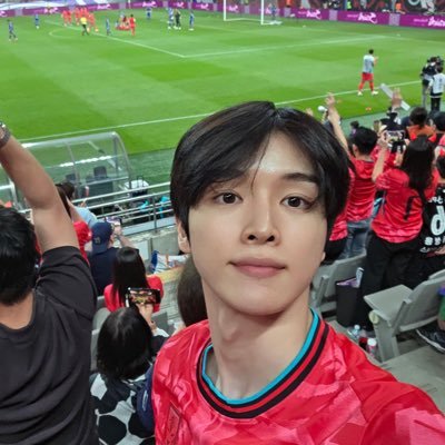 blushfluer's profile picture. 