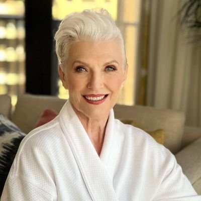 Bestselling International Author of A Woman Makes A Plan📖 Doctor of Dietetics🧑🏻🎓Supermodel😉💃🏻 #ItsGreatToBe76 Manager: anna@mayemusk.com