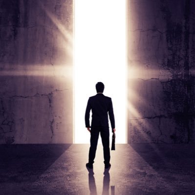 Ryo_nariagari's profile picture. どん底から這い上がった元ひきこもり経営者。無職→警備員→起業→経営者。フォロバ100%。お仕事お探しの方お気軽にDM下さい。note→ https://t.co/34d2SCRU5L避難先→@RyoTheNewKing