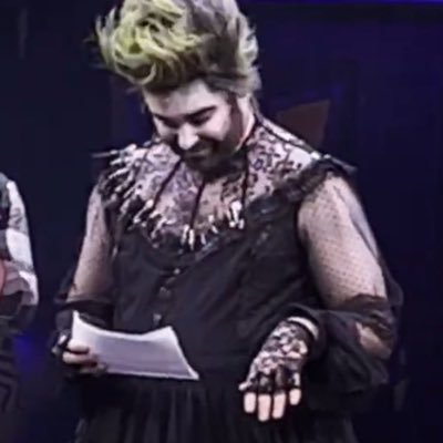 uraharaki's profile picture. 23 y/o | ND | she/her | cosplayer | manga collector | theater kid | yapping about my hyperfixations 🫧