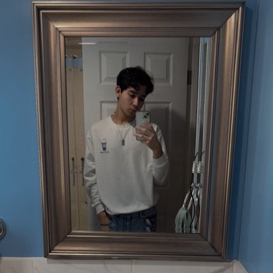 Ariel_Ron0920's profile picture. Economy student!