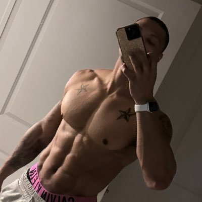 Connoisseur of exceptional dick. Good boys to the front please. 😈☺️
