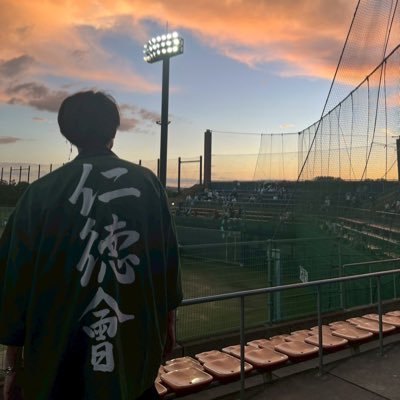 初めまして!仁徳會の智ちゃんです(*¨̮*) 不慣れな点を早く無くして頑張っていきたいd(˙꒳ ˙* ) ※このアカウントでするポストは會の見解を示すものではありません。一個人の話やと思ってください🙇♂️ 法被を脱いだ時のあなたは少し優しく見えた