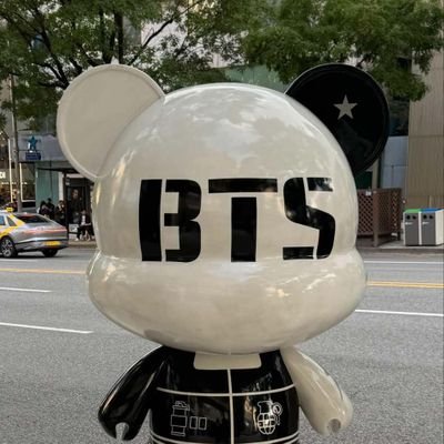 beccad75's profile picture. Mum to 3 girls and a pomchi. 50. Fan account