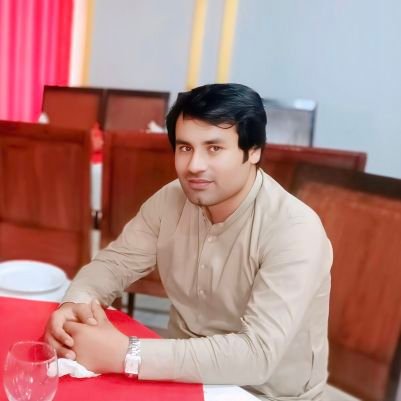 ShahidMukhlis4's profile picture. صحرا کے مسافر کو شجر ڈھونڈ رہا ہے