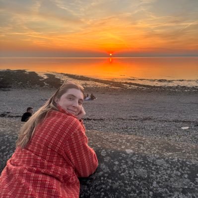 chloesimonxo's profile picture. you're on your own kid, you always have been 🫶🏽