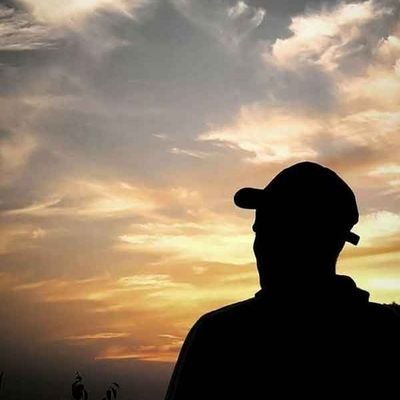 تغییر خود تو هستی، آدمهای کوچیک برای تغییر کردن اطرافشون غر میزنن اما آدمهای بزرگ خودشون دست به تغییر دادن میزنن-!🌙️
