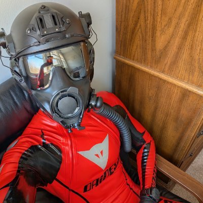 The mask stays on | 18+ NSFW | Gas Masks, Rubber, Wetsuits/Diving, Moto, Spandex | US