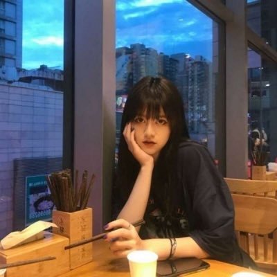 FZKACHJ9IF9Kg2's profile picture. 
