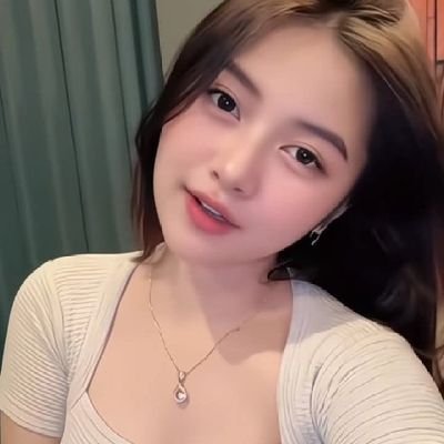 oyikewizik's profile picture. Jadilah versi terbaik dari dirimu, bukan salinan dari orang lain ✨