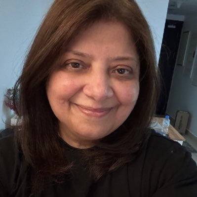 saamia_n_khan's profile picture. 