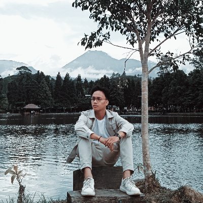 rxfxm's profile picture. Philocalist.