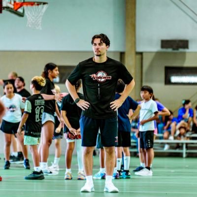 Assistant Coach & Alum @UHHiloMBB 🤙 #ImuaVulcans 🌋 | Nike EYBL @soldiers_salute 🫡