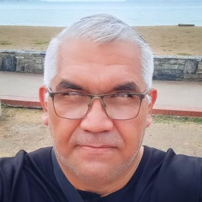 Anacoreta, estoico, todólogo, opinador equivocado, cinéfilo, fotomaniaco, viajero, foodie, geek y economista.
