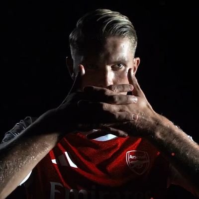 #TeamNyovest.
~ @arsenal🔴⚪ @Orlandopirates ⚫⚪
~Carpenter👷🏾♂️
~Handy man 🔨🔧