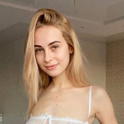 Hi everyone, I'm cute Ilona ❤️ To immediately dispel all doubts and answer the most common question: yes, I am really 18 years old 😍😜