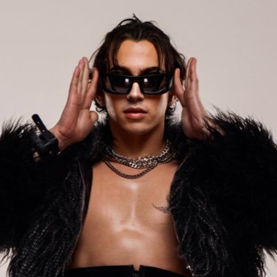 The Face • The Vision • The Fantasy • THE IT BOY ⛓️ Trained by @DvonAcademy Bookings: jayluxxbookings@gmail.com 🇵🇷