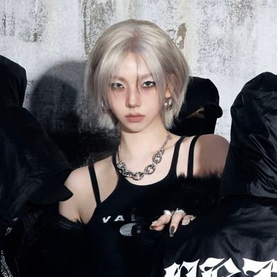 LLxKarina's profile picture. 