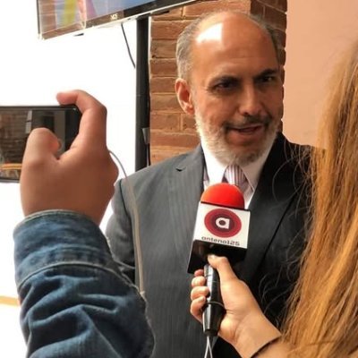 Economista UNAM. Maestría en Administración Pública INAP. Consultoría de Planeación Estratégica CONPLANES. Profesor FES/ACATLÁN/. Director IMPLAN Tlalnepantla