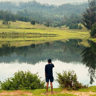 veeruuuk's profile picture. Chartered Accountant | Visca Barca 💙❤️