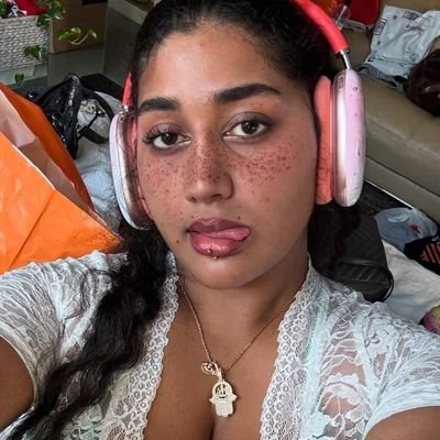 NASTIEST INDIAN GIRL🇮🇳
24 years old
I'm trying to make my strict parents mad😈
100% natural✨
Thick and freaky👅
I MAKE SOLO CONTENT!