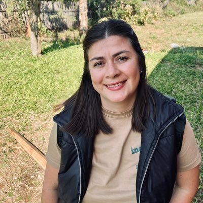 Ni muy muy, ni tan tan. Sólo vengo a quejarme.
ᴍᴇ ɢᴜsᴛᴀ sᴇɴᴛɪʀᴍᴇ ʟɪʙʀᴇ ʏ ǫᴜᴇᴅᴀʀᴍᴇ sɪ ǫᴜɪᴇʀᴏ.