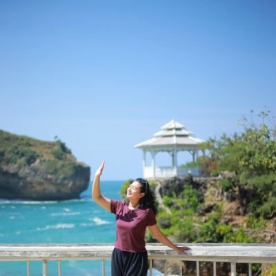 laili_nh's profile picture. I decide my vibe