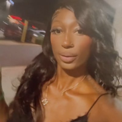 Sasssysesay's profile picture. 🇸🇱 Stay golden ✨ 222 #BLM ♐️